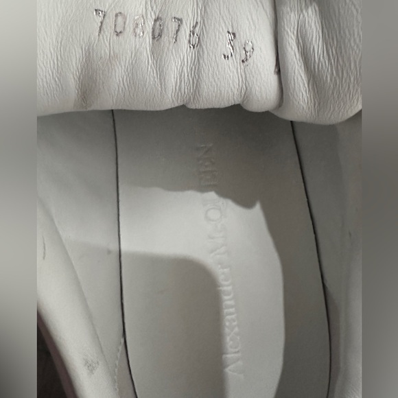 Alexander McQueen Oversized
Women's Sneakers Size 9 - Picture 5 of 5